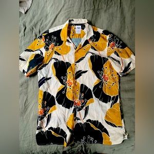 Zara short sleeve Hawaiian button up size Small
